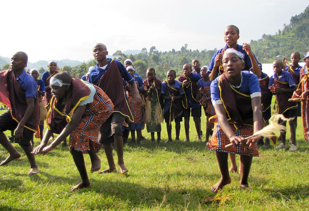 Cultural community walk Rwanda Uganda